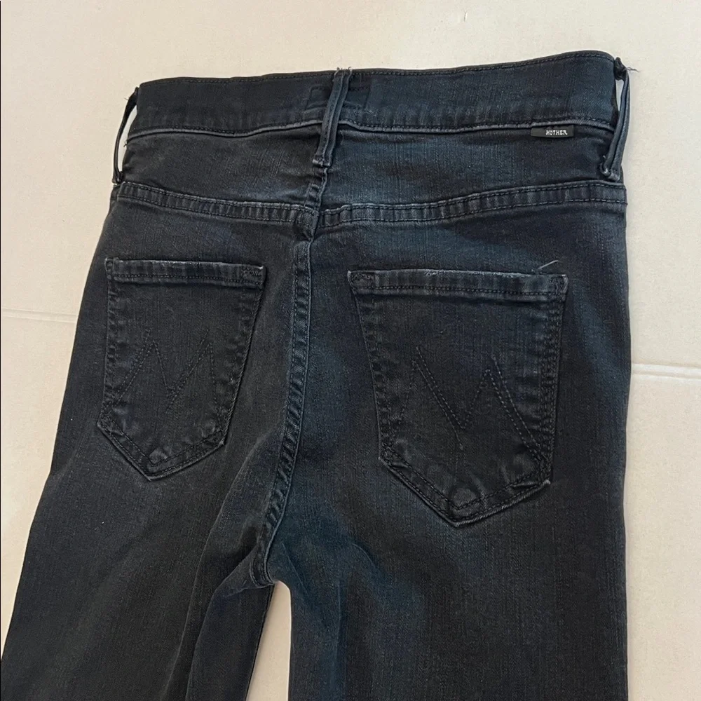 MOTHER THE MID RISE DAZZLER ANKLE BLACK JEANS IN NOT GUILY WASH SIZE 25